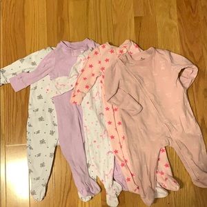 EUC Baby Gap Baby girls 3-6 month zip up pjs.